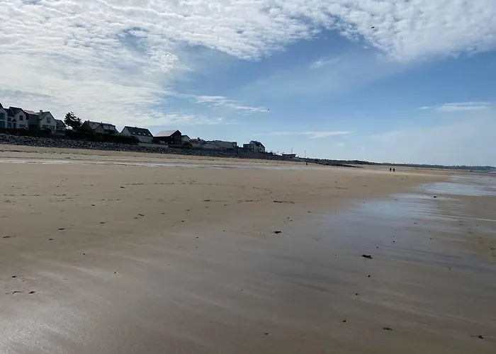 A 50 M De La Plage, Appartement De 35 M2 : Les Pieds Sales
